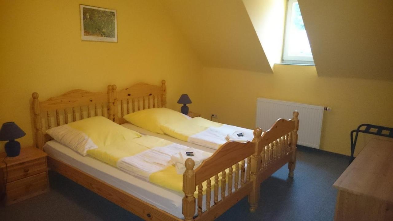 Gaststaette Und Pension Felsenthal Tabarz Extérieur photo