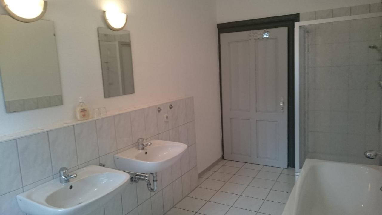 Gaststaette Und Pension Felsenthal Tabarz Extérieur photo