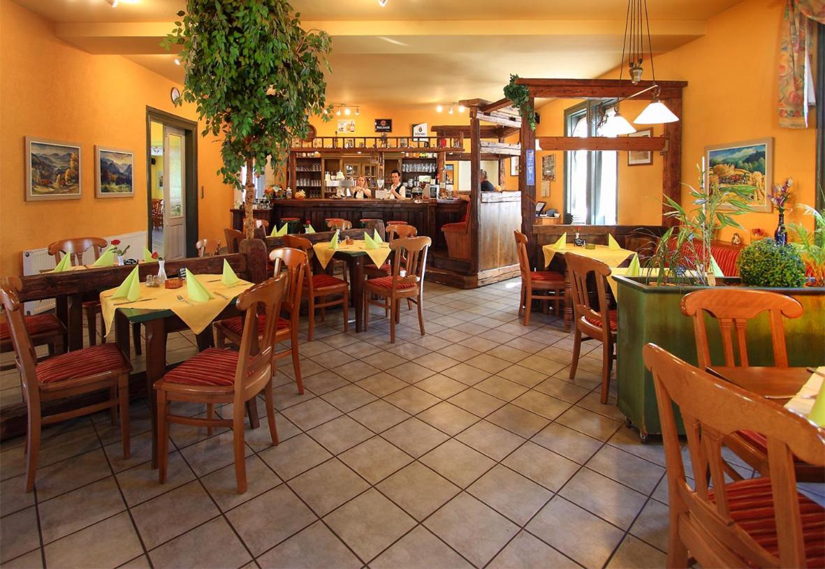 Gaststaette Und Pension Felsenthal Tabarz Chambre photo